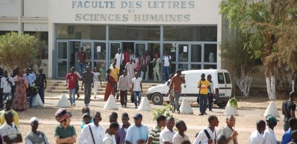 Manifestations à l’Ucad : Les étudiants de la FLSH décrètent une grève de 48 heures en soutien aux étudiants de Bambey Manifestations à l’Ucad : Les étudiants de la FLSH décrètent une grève de 48 heures en soutien aux étudiants de Bambey