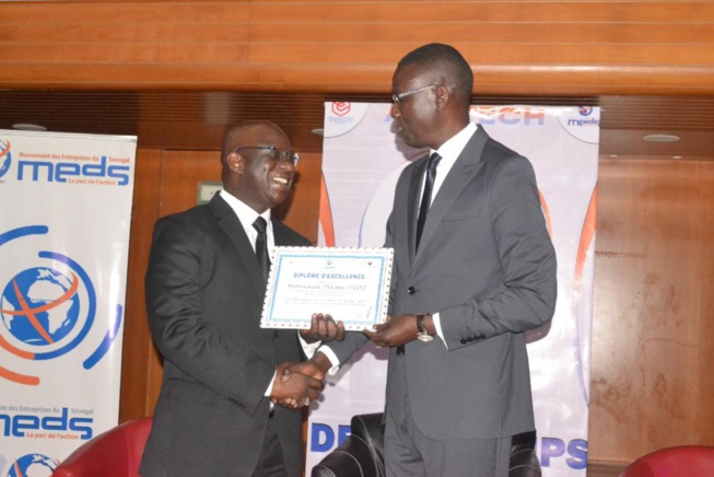 En images du salon des startups avec le cercle des jeunes entrepreneurs du MDES En images du salon des startups avec le cercle des jeunes entrepreneurs du MDES