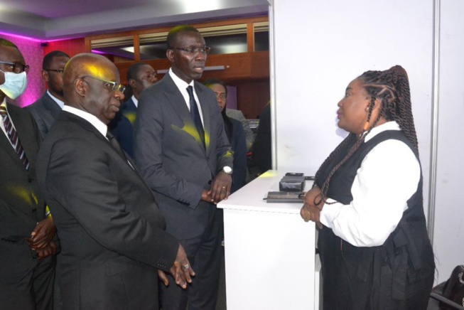 En images du salon des startups avec le cercle des jeunes entrepreneurs du MDES En images du salon des startups avec le cercle des jeunes entrepreneurs du MDES