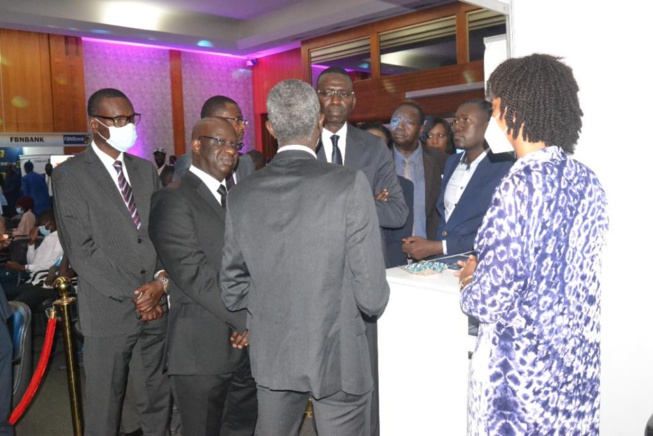 En images du salon des startups avec le cercle des jeunes entrepreneurs du MDES En images du salon des startups avec le cercle des jeunes entrepreneurs du MDES