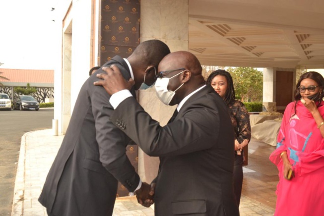 En images du salon des startups avec le cercle des jeunes entrepreneurs du MDES En images du salon des startups avec le cercle des jeunes entrepreneurs du MDES