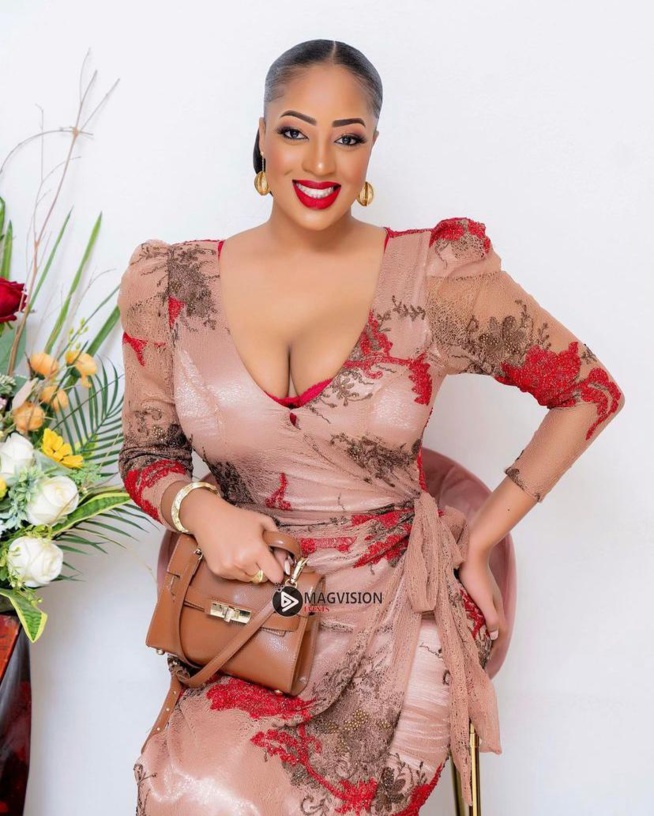 (Photos) En combinaison ultra moulante, Betty Dia illumine la toile dans un style sans pareil