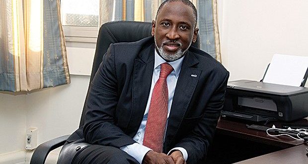 Manar Sall épinglé pour un gré à gré de 200 milliards Fcfa Manar Sall épinglé pour un gré à gré de 200 milliards Fcfa