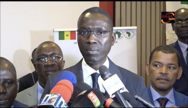 Soupçons de corruption au ministère de l’Emploi et de la Formation professionnelle: Des proches de Dame Diop réclament 10 millions... Soupçons de corruption au ministère de l’Emploi et de la Formation professionnelle: Des proches de Dame Diop réclament 10 millions...