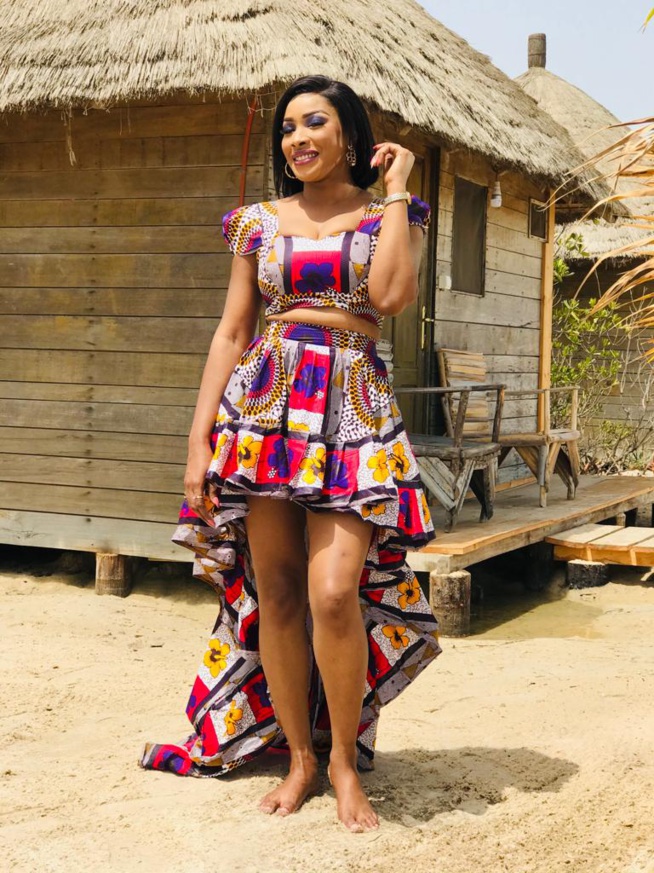 VIDEO OFFICIELLE: L'artiste Chadia met sur le marché WEROU WAAY
