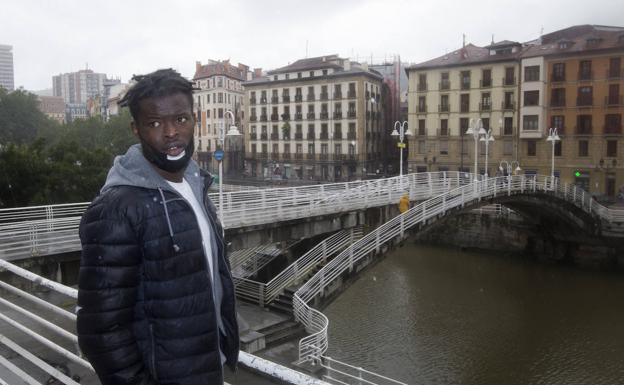 Sénégal : Le Sénégalais, héros de Bilbao, toujours sans papiers… Sénégal : Le Sénégalais, héros de Bilbao, toujours sans papiers…
