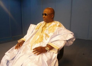 Incroyable, mais vrai ! Demba Dia traîne Wade devant la justice pour 300 millions de FCfa... Incroyable, mais vrai ! Demba Dia traîne Wade devant la justice pour 300 millions de FCfa...