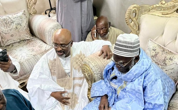 En visite à Touba: Cheikh Ameth Tidiane Bâ, candidat à la Mairie de la Médina, béni par Serigne Mountakha En visite à Touba: Cheikh Ameth Tidiane Bâ, candidat à la Mairie de la Médina, béni par Serigne Mountakha