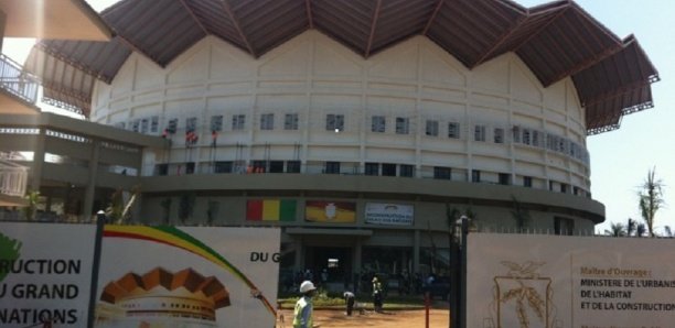 Guinée : Que se passe-t-il au palais ? La haute hiérarchie militaire en réunion, le personnel civil évacué Guinée : Que se passe-t-il au palais ? La haute hiérarchie militaire en réunion, le personnel civil évacué