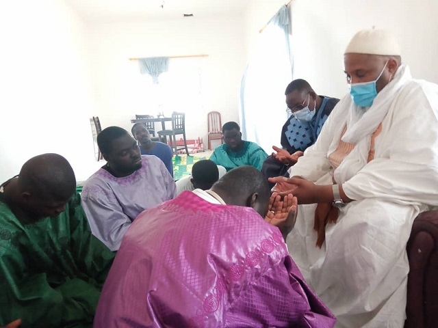 Détournement au Trésor: Abdou Aziz Diop "engraissait" un grand marabout qui lui promettait la tête du mouvement Hizbu Tarkhiya Détournement au Trésor: Abdou Aziz Diop "engraissait" un grand marabout qui lui promettait la tête du mouvement Hizbu Tarkhiya