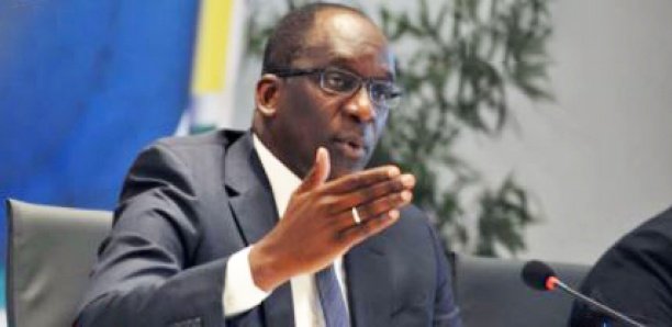 Cérémonie de décoration des agents du ministère de la santé : Diouf Sarr rappelle les défis du secteur Cérémonie de décoration des agents du ministère de la santé : Diouf Sarr rappelle les défis du secteur