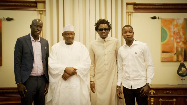 AUDIENCE: Waly Seck reçu par le president de la republique de la Gambie Adama Barro avant le gala AUDIENCE: Waly Seck reçu par le president de la republique de la Gambie Adama Barro avant le gala
