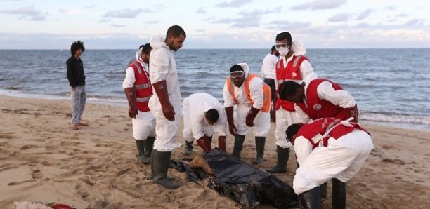 Naufrage en Libye : 28 corps de migrants en décomposition retrouvés sur une plage Naufrage en Libye : 28 corps de migrants en décomposition retrouvés sur une plage