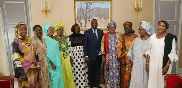 Réception du Ter : Les femmes de Benno applaudissent Réception du Ter : Les femmes de Benno applaudissent