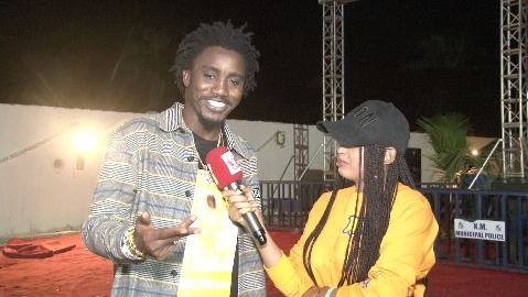 Exclusif 32 millions dépensé en 72h Gambie Waly Seck face à Ria offre 2 millions au Faramaren de Oumy. Mbaye et promet des changements sur les tickets à ses fans en Gambie. Exclusif 32 millions dépensé en 72h Gambie Waly Seck face à Ria offre 2 millions au Faramaren de Oumy. Mbaye et promet des changements sur les tickets à ses fans en Gambie.