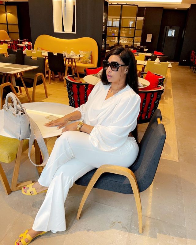 Diaba Sora : Après son séjour carcéral, la Kim Kardashian du Mali fracasse tout sur son passage Diaba Sora : Après son séjour carcéral, la Kim Kardashian du Mali fracasse tout sur son passage