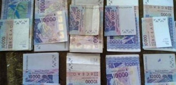 Signe monétaires contrefaits : Il tente de déposer de faux billets via Orange money Signe monétaires contrefaits : Il tente de déposer de faux billets via Orange money