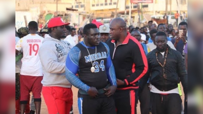 Open Presse Balla Gaye 2 incroyable 100métres du lion de Guédiawaye qui se défonce sur les pelouses Open Presse Balla Gaye 2 incroyable 100métres du lion de Guédiawaye qui se défonce sur les pelouses