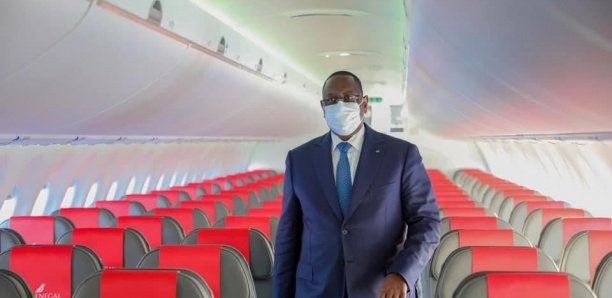 Retards, bagages perdus... : Macky Sall fouette l'ardeur du DG d'Air Sénégal Retards, bagages perdus... : Macky Sall fouette l'ardeur du DG d'Air Sénégal