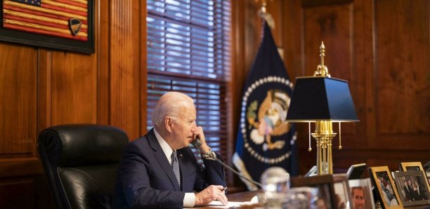 C'est la deuxième conversation téléphonique en moins d'un mois pour Joe Biden et Vladimir Poutine. Jeudi soir 30 décembre, les présidents russe et américain ont passé près d'une heure au téléphone pour tenter de déminer un contexte international part C'est la deuxième conversation téléphonique en moins d'un mois pour Joe Biden et Vladimir Poutine. Jeudi soir 30 décembre, les présidents russe et américain ont passé près d'une heure au téléphone pour tenter de déminer un contexte international part