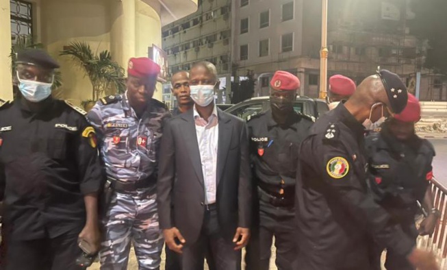 Antoine Diome passe la fin de l’année avec les forces de défense et de sécurité sur le terrain ( photos)