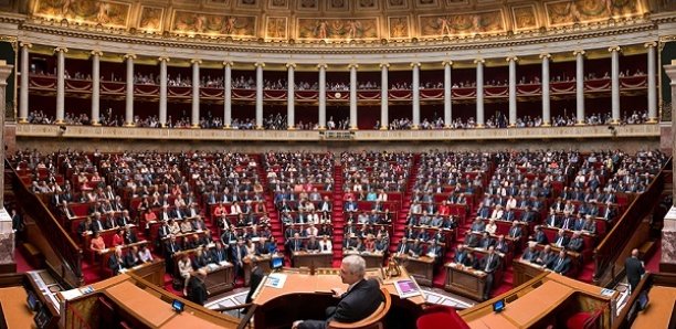 Pass vaccinal en France: coup de théâtre à l’Assemblée, où l'examen du texte est suspendu Pass vaccinal en France: coup de théâtre à l’Assemblée, où l'examen du texte est suspendu