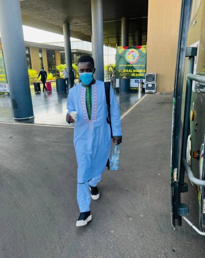 En route pour la gare de Diamniadio, Les lions du Sénégal vont prendre le TER pour rallier le palais de République.