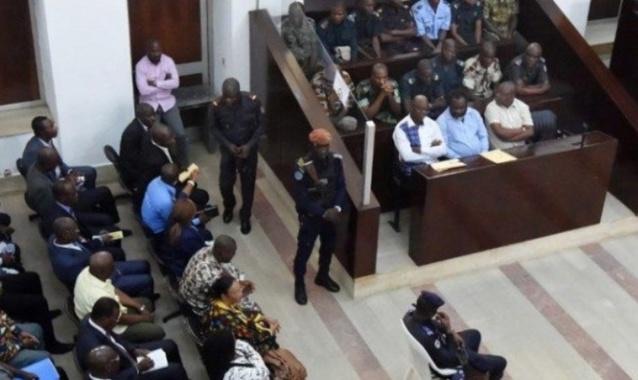 Tentative de meurtre : attaqué et malmené par son bourreau, Ousmane Diouf le poignarde et encourt 2 ans d’emprisonnement. Tentative de meurtre : attaqué et malmené par son bourreau, Ousmane Diouf le poignarde et encourt 2 ans d’emprisonnement.