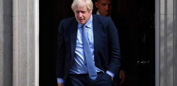 Nouvelle polémique pour Boris Johnson, accusé de corruption après la divulgation de messages WhatsApp