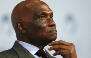 " Nelson Mandela est mort à la tâche" selon l’ex-président sénégalais, Me Abdoulaye Wade " Nelson Mandela est mort à la tâche" selon l’ex-président sénégalais, Me Abdoulaye Wade