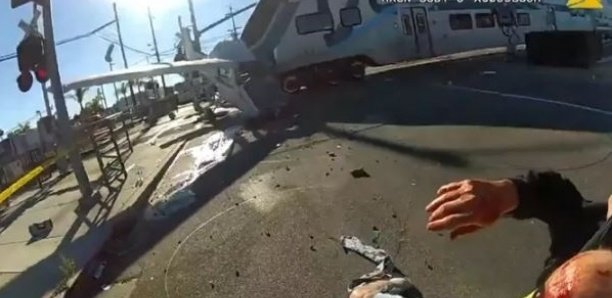Un train percute un avion qui vient de s'écraser, le pilote sauvé in extremis par la police Un train percute un avion qui vient de s'écraser, le pilote sauvé in extremis par la police
