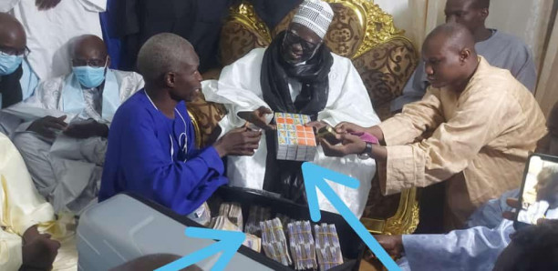 Touba: La famille de Mame Cheikh Anta remet un hadya de 310 millions F à Serigne Mountakha