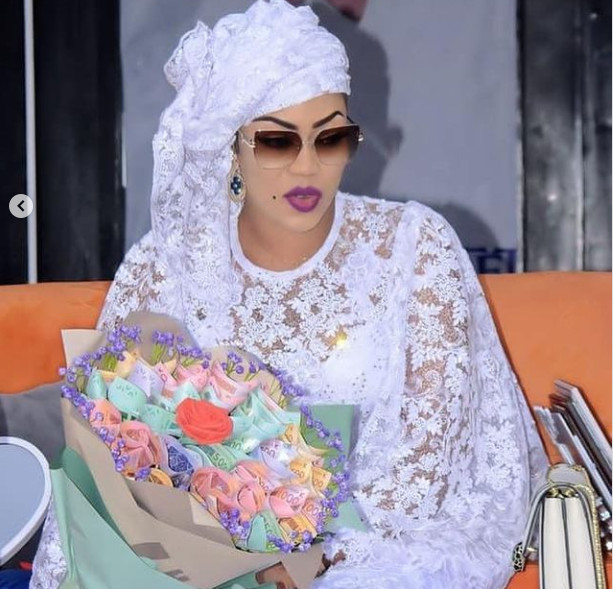 Sagnsé, makeup, bijoux en or…: Voici la nouvelle publication de Sokhna Aida Diallo (photos) Sagnsé, makeup, bijoux en or…: Voici la nouvelle publication de Sokhna Aida Diallo (photos)