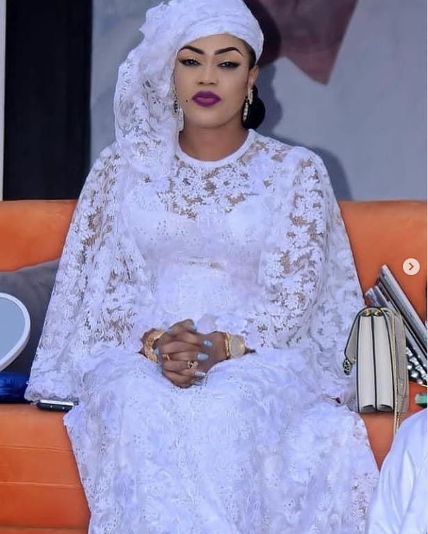 Sagnsé, makeup, bijoux en or…: Voici la nouvelle publication de Sokhna Aida Diallo (photos) Sagnsé, makeup, bijoux en or…: Voici la nouvelle publication de Sokhna Aida Diallo (photos)