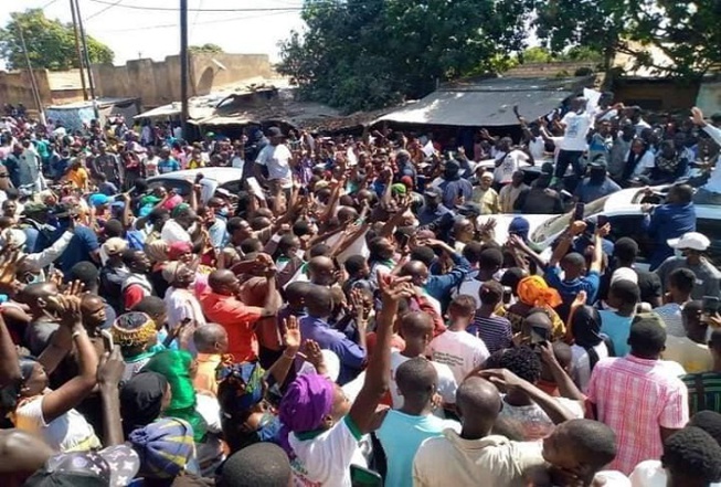 Accueilli en liesse à Kolda et Vélingara: Ousmane Sonko projette son programme Burok dans le Fouladou. Accueilli en liesse à Kolda et Vélingara: Ousmane Sonko projette son programme Burok dans le Fouladou.