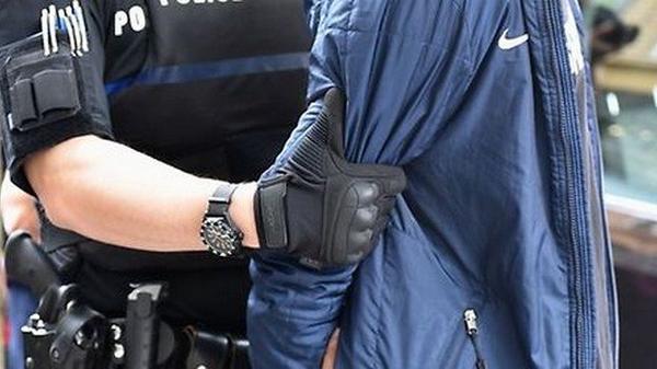 Italie: A 16 ans, un Sénégalais arrêté pour avoir avalé des boulettes de cocaïne Italie: A 16 ans, un Sénégalais arrêté pour avoir avalé des boulettes de cocaïne