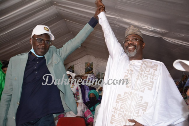 Médina : L’accueil Chaleureux De Cheikh Ba Réservée au Ministre de la femme Ndeye Saly Diop (Vidéo) Médina : L’accueil Chaleureux De Cheikh Ba Réservée au Ministre de la femme Ndeye Saly Diop (Vidéo)