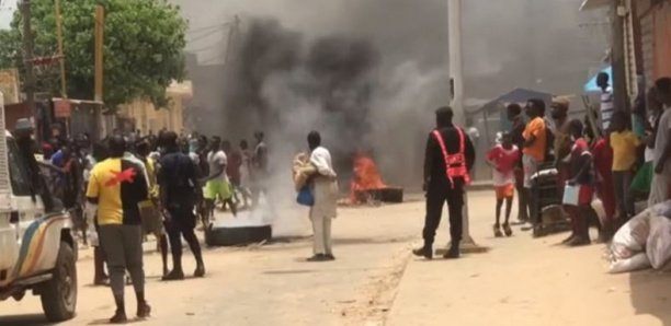 Acte de vandalisme à Koumpentoum : Le véhicule du candidat de la coalition And Defer sa Gox incendié Acte de vandalisme à Koumpentoum : Le véhicule du candidat de la coalition And Defer sa Gox incendié