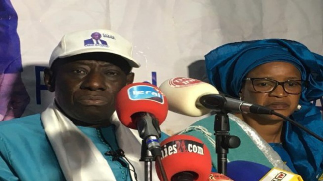 Guerre des affiches à Thiès: La coalition Avec dépose une plainte contre X Guerre des affiches à Thiès: La coalition Avec dépose une plainte contre X