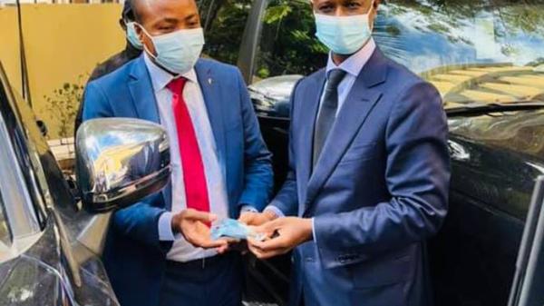 Administration : Antoine Diome remet de nouveaux véhicules de fonction au gouverneurs de région (Photos)