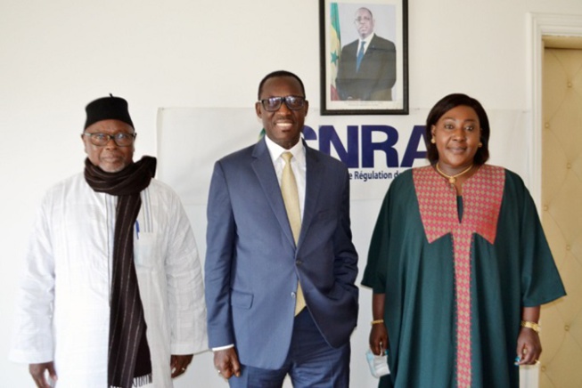 Africajom et Oxfam au CNRA: Une riche après-midi d’échange sur les questions d’intérêt commun et la nécessité d’une sensibilisation Africajom et Oxfam au CNRA: Une riche après-midi d’échange sur les questions d’intérêt commun et la nécessité d’une sensibilisation