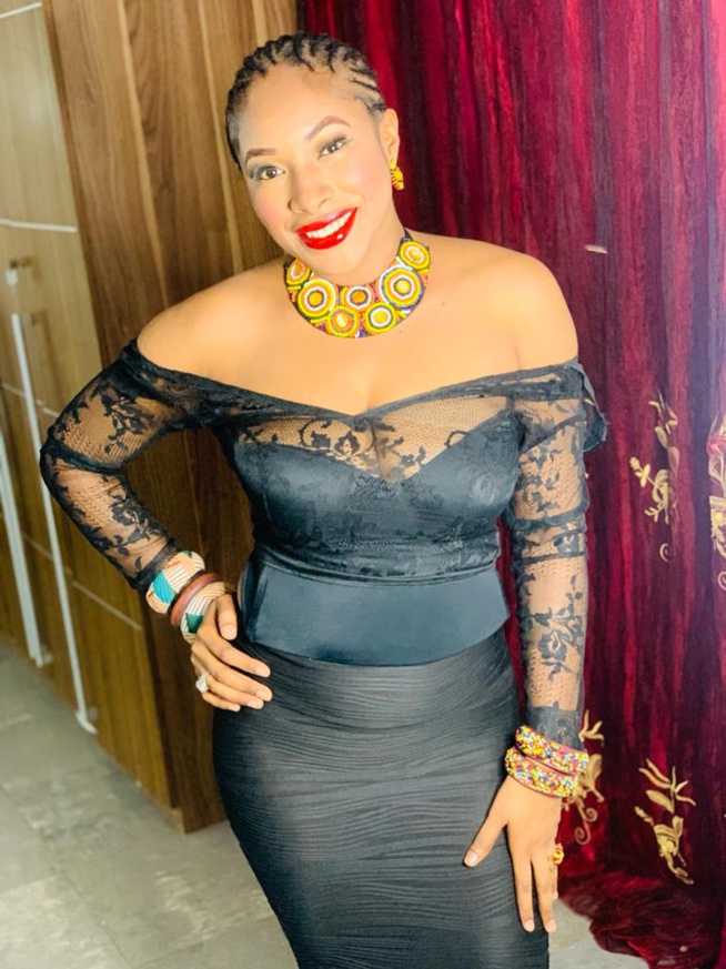 L'artiste Chadia exhibe son nouveau look en images.