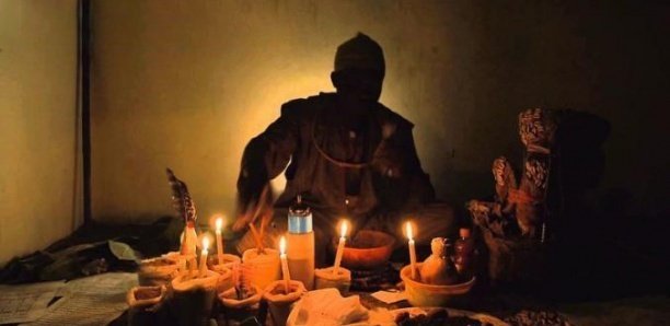 Le marabout menace avec un couteau son colocataire qui faisait la cour à ... Le marabout menace avec un couteau son colocataire qui faisait la cour à ...