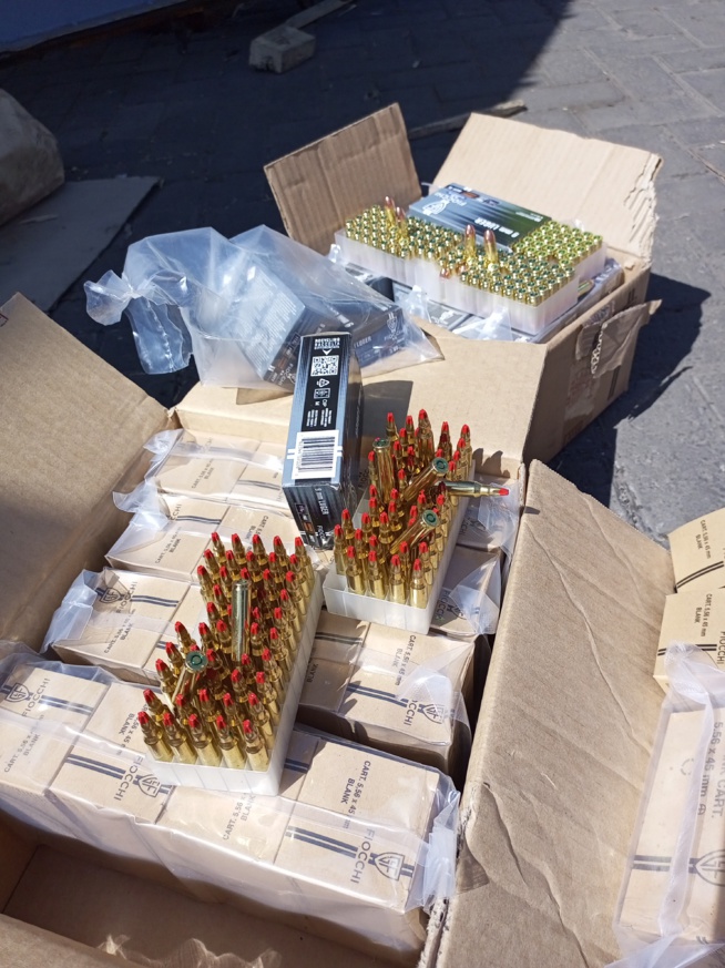 LUTTE CONTRE LE TRAFIC D’ARMES ET DE MUNITIONS : Une importante quantité de munitions de guerre saisie par la Douane sénégalaise sur un navire étranger LUTTE CONTRE LE TRAFIC D’ARMES ET DE MUNITIONS : Une importante quantité de munitions de guerre saisie par la Douane sénégalaise sur un navire étranger