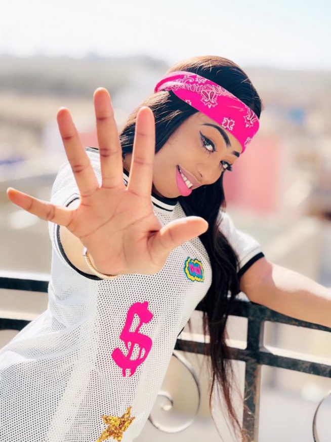 Photos /À la Découverte de Assette BLONDA , la bombe qui empêche les footballeurs et les ministres de dormir Photos /À la Découverte de Assette BLONDA , la bombe qui empêche les footballeurs et les ministres de dormir