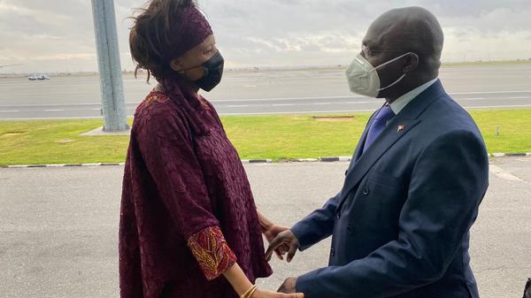 La ministre Aïssata Tall Sall reçue en Angola (Photos) La ministre Aïssata Tall Sall reçue en Angola (Photos)