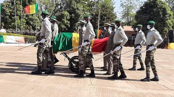Mali : Les images des obsèques de l’ancien président IBK Mali : Les images des obsèques de l’ancien président IBK