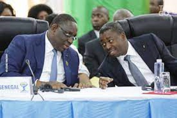Concertations sur le Mali: Les Présidents Faure Éyadéma et Macky Sall en mode Top Secret à Dakar Concertations sur le Mali: Les Présidents Faure Éyadéma et Macky Sall en mode Top Secret à Dakar