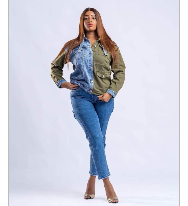 Perte de poids, teint caramélisé Betty adopte un nouveau look qui lui va à merveille