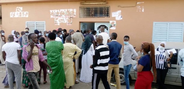 Yeumbeul Sud : le vote a démarré au centre de Ababacar Sy Yeumbeul Sud : le vote a démarré au centre de Ababacar Sy